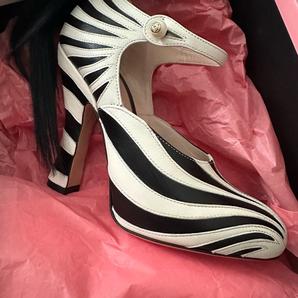 Zebra Stripe Black and White High Heels with Ankle Strap - Picture 1 of 6